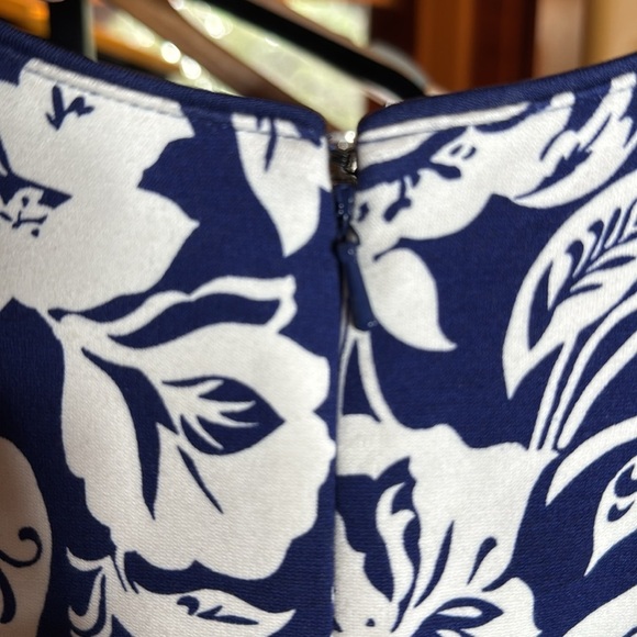 NWOT Lands’ End Navy White Floral Shift Dress Petite 6P Keyhole Stretch Pockets - Picture 11 of 13